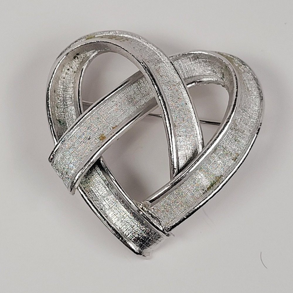 Vintage Coro Silver Tone Heart Brooch‎ Pin Interlocking Ribbon Love Jewelry